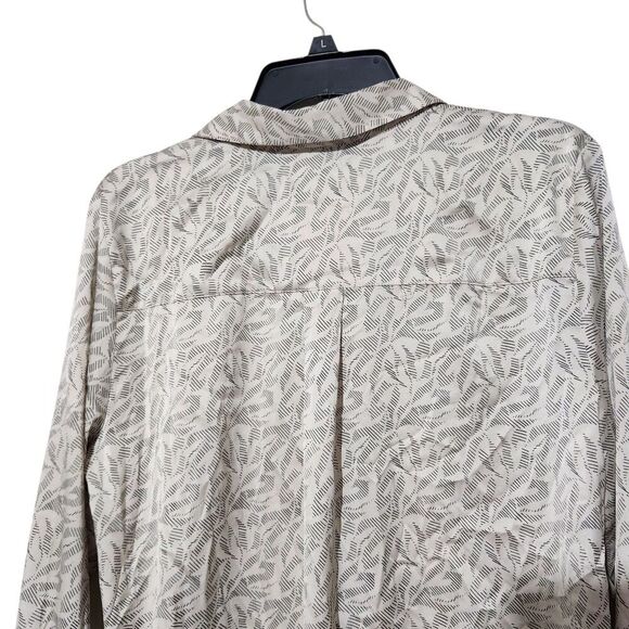 HM silky shirt Size Medium Hidden Buttons Long sleeve Lightweight - Picture 9 of 14